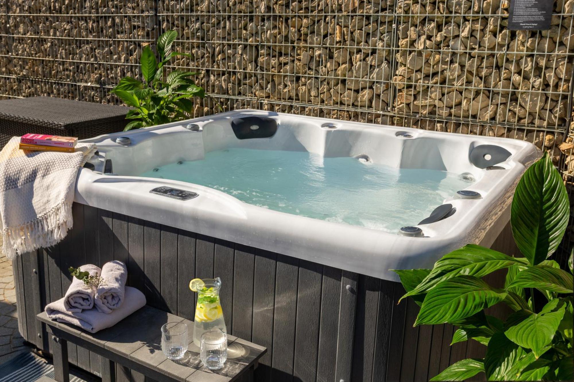 Spacious Home Sauna Hot Tub Pool Patio Bbq Hohenfels-Essingen Exteriér fotografie